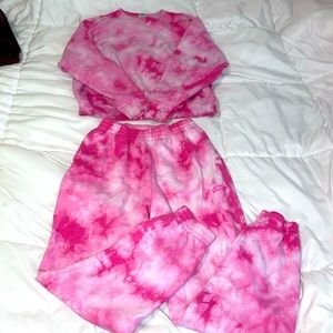 PINK sweatpants and shirt set.